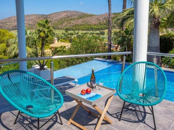 Blanca La Sella Villa Muntanya la Sella